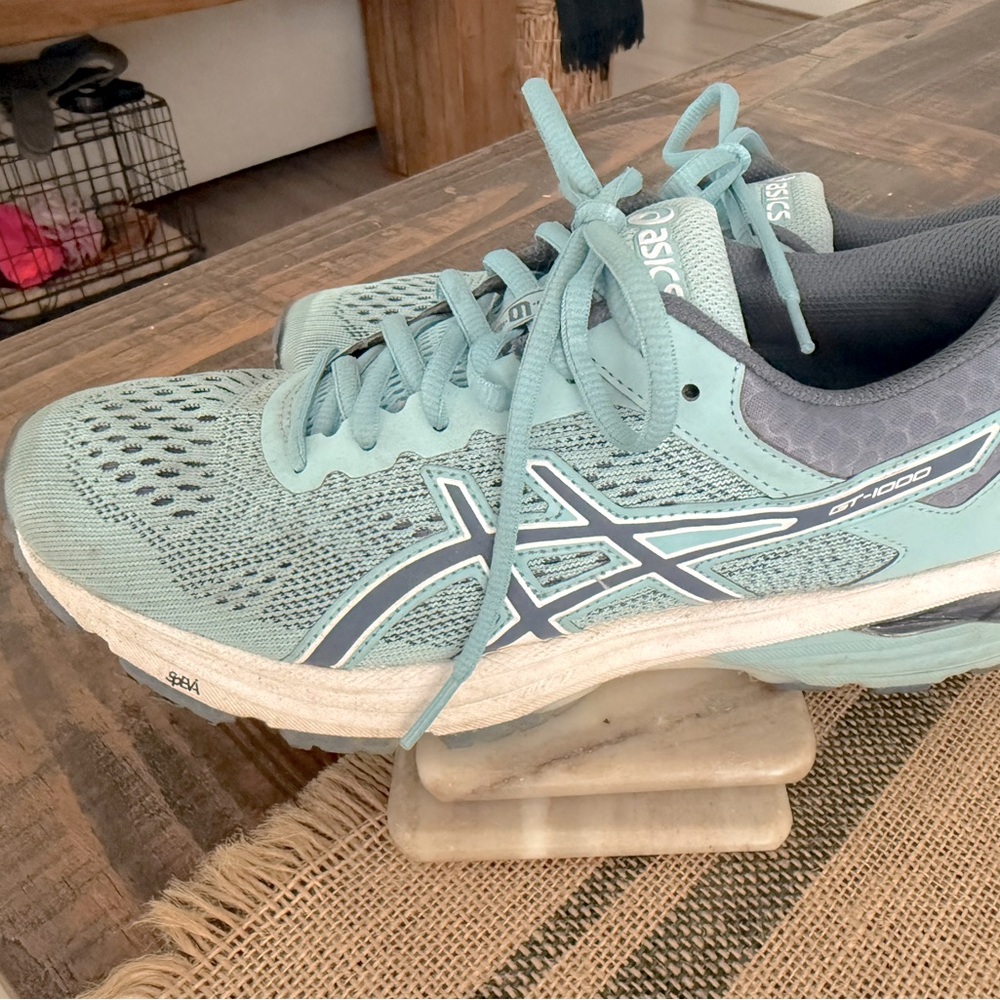 ASICS GT-1000 6 Blue White Athletic Running Shoes Excellent Condition